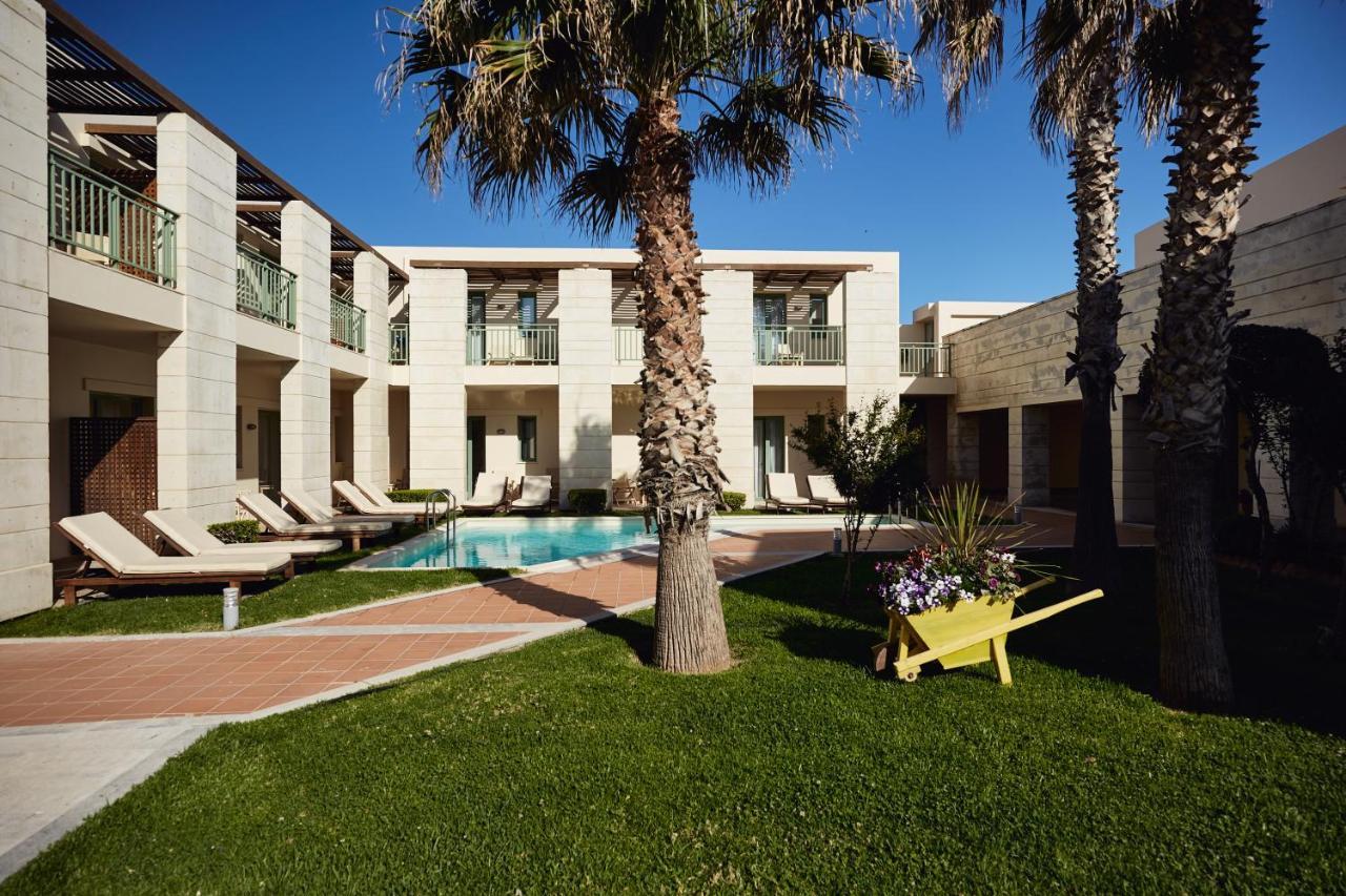Superior Double Room Garden View Sharing Pool