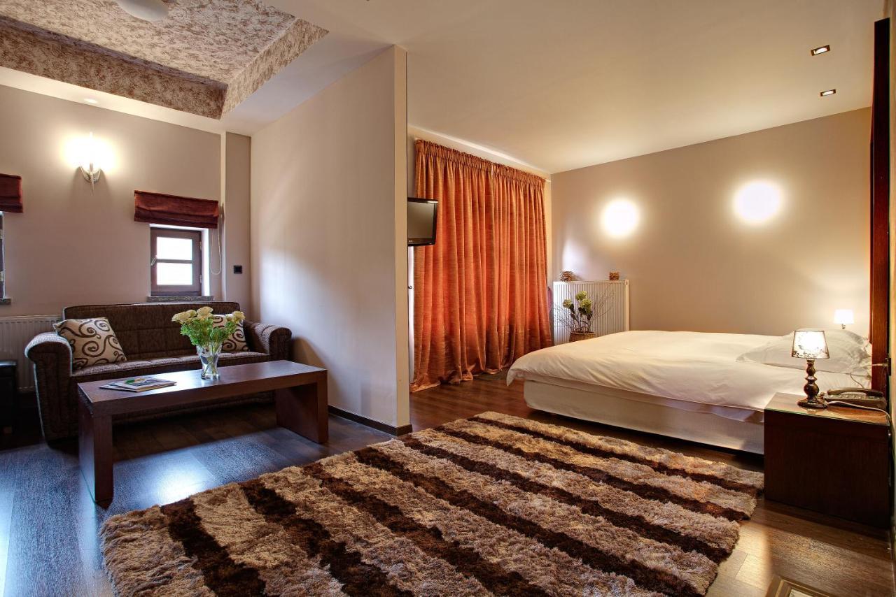 King Suite Spa Bath