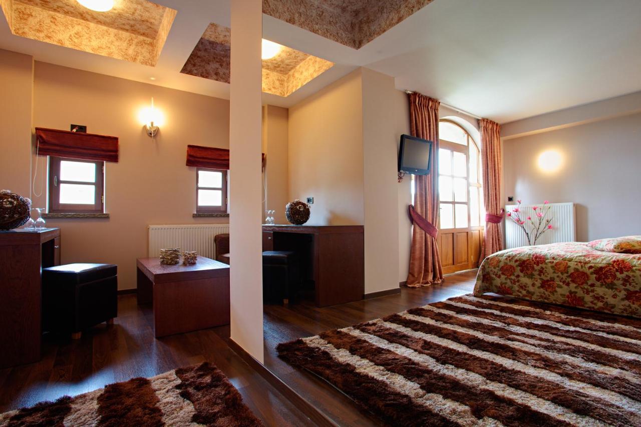 King Suite Spa Bath