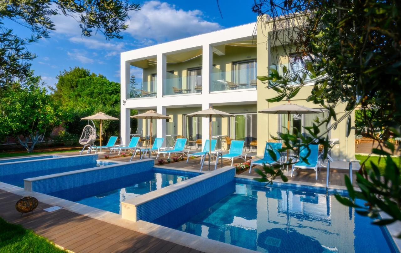 Deluxe Quadruple Room Private Pool