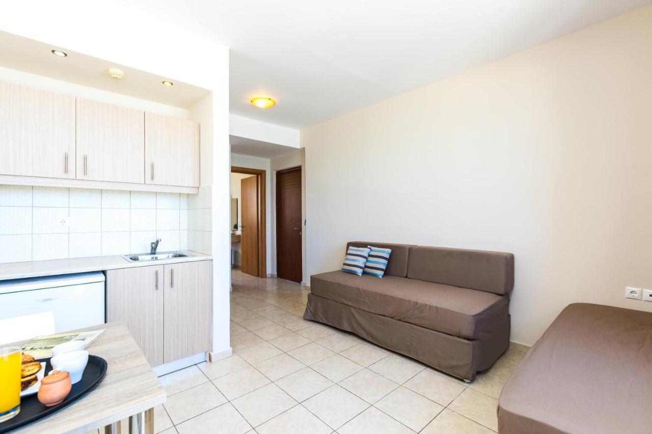 Superior One-Bedroom Quadruple Apartment