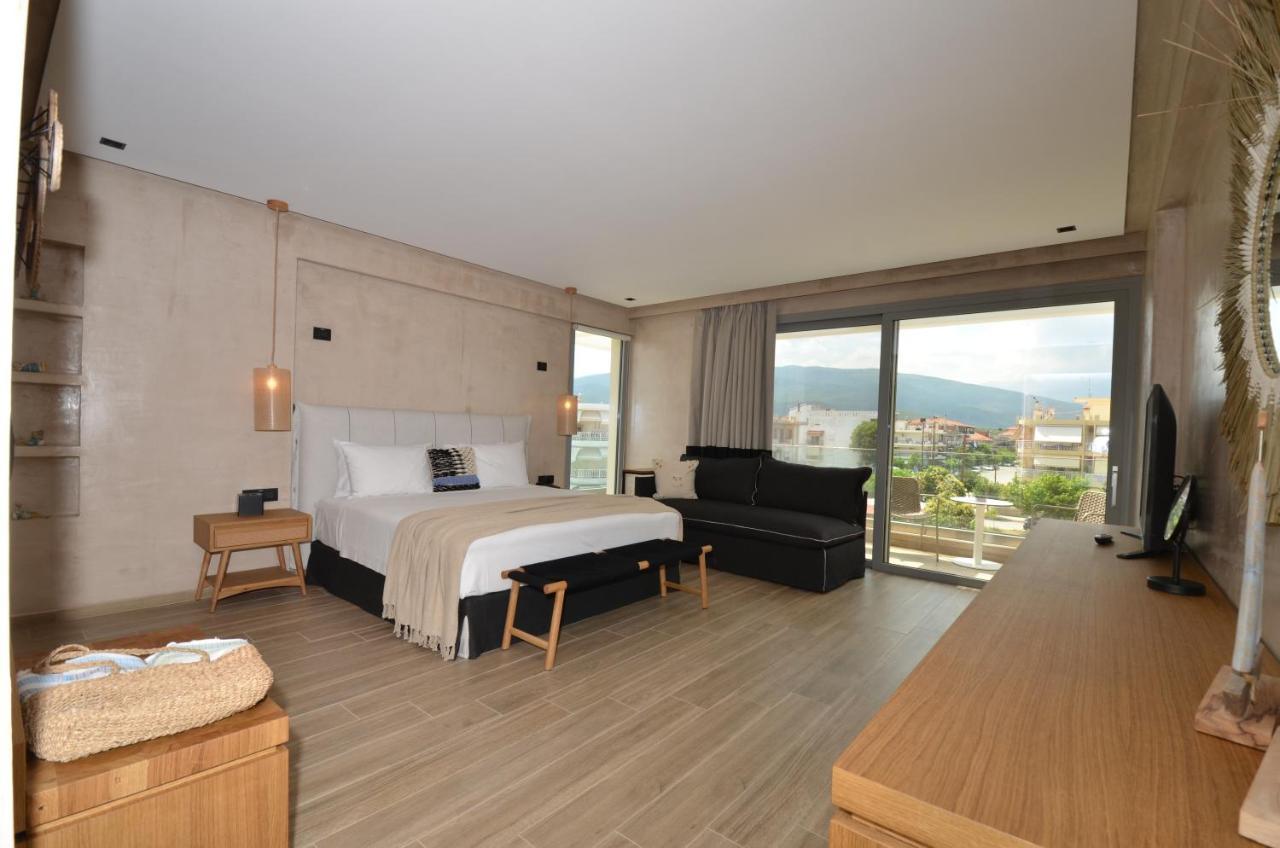 Deluxe Smart Room