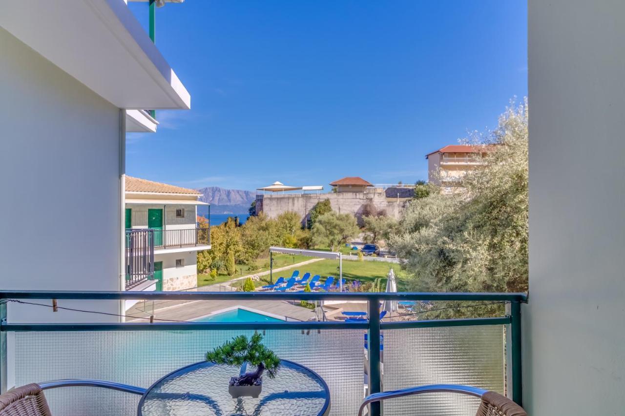 Triple Room Pool View
