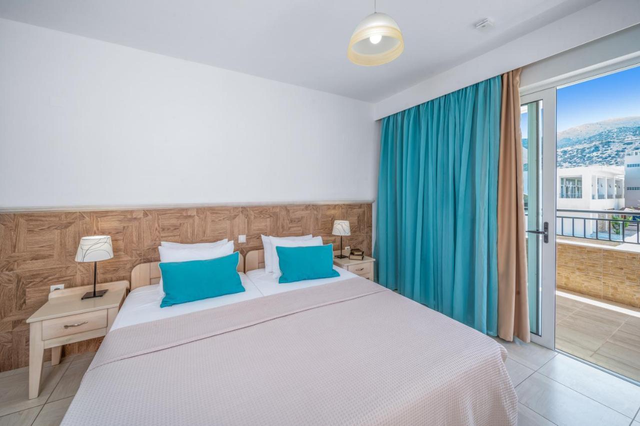Superior One-Bedroom Apartment Pool View