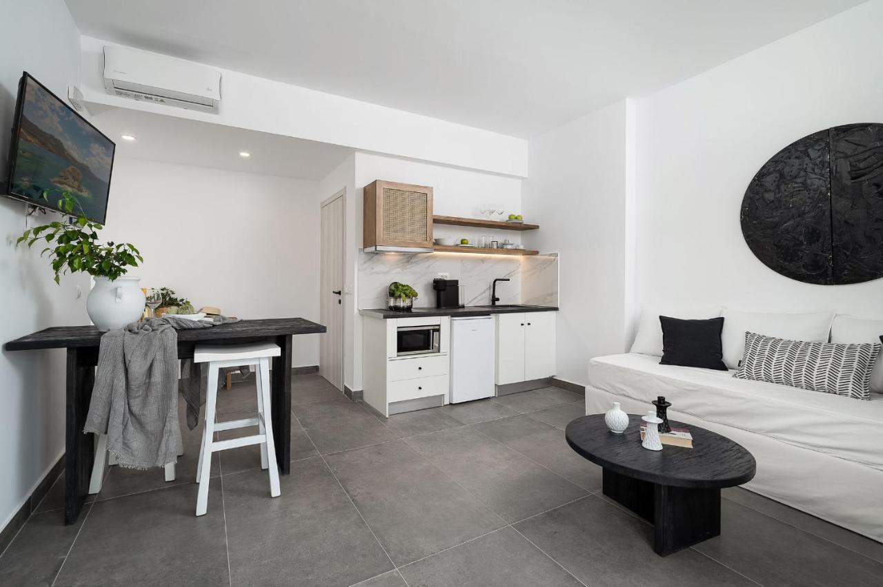 Apartment with Mountain View