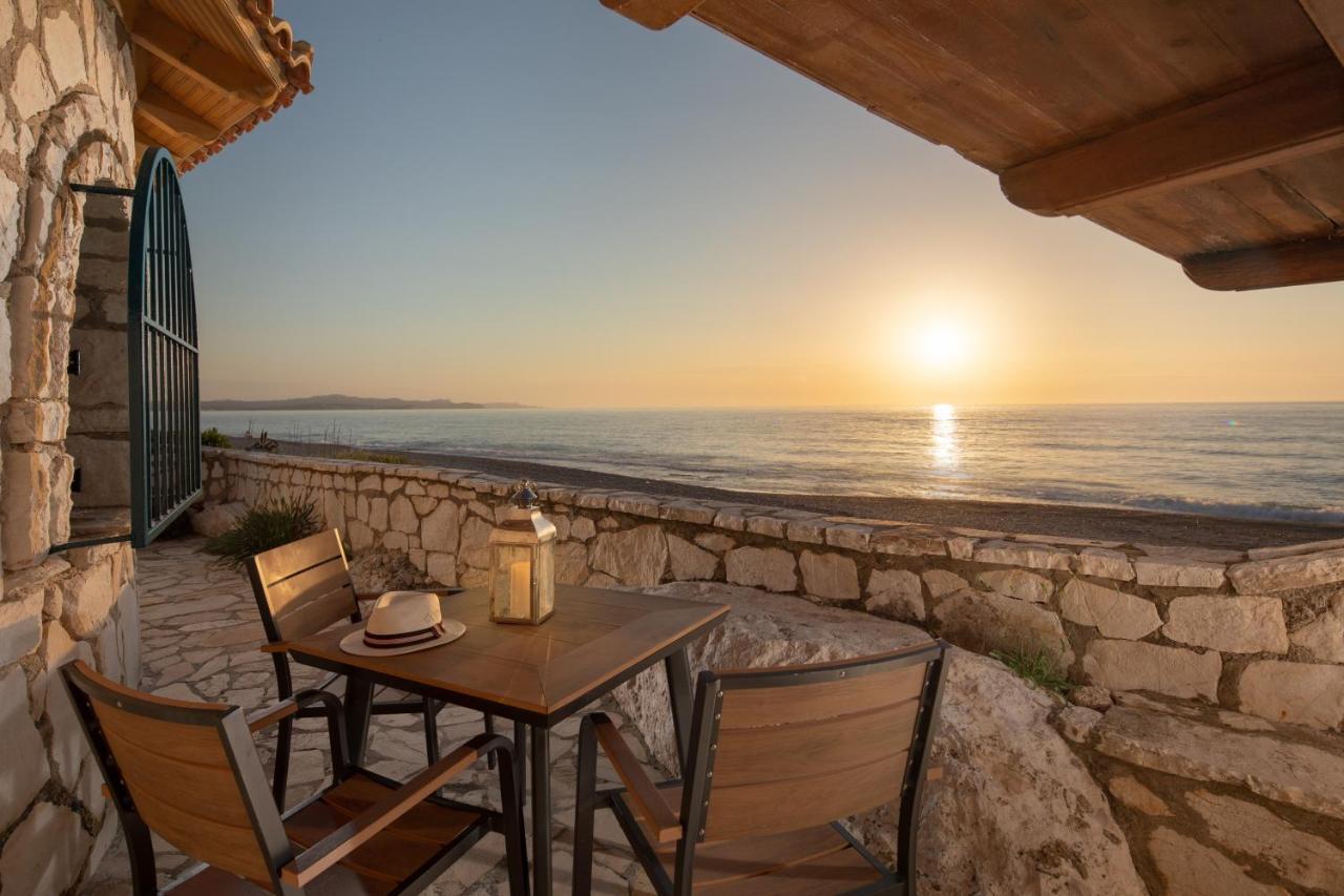 Romantic Suite on Beach Side