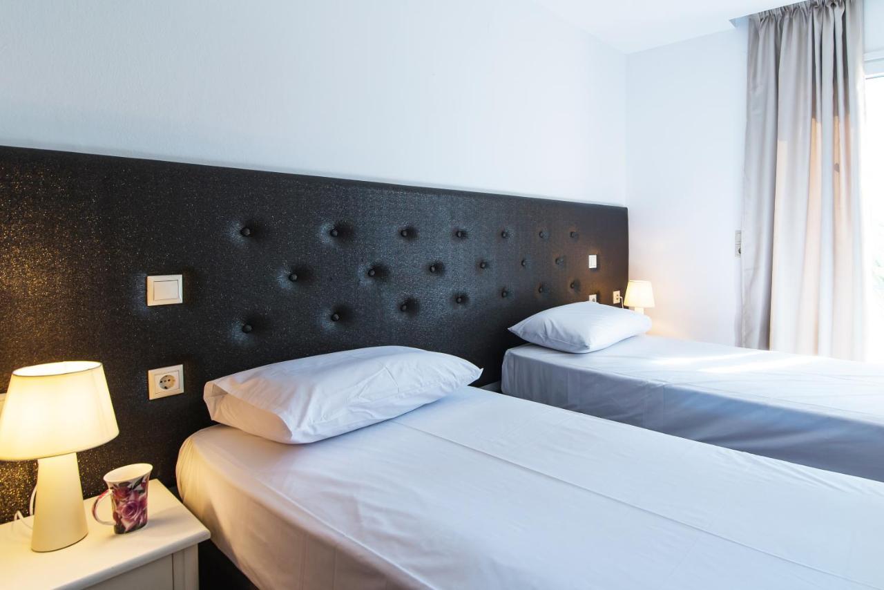 Superior One-Bedroom Apartment