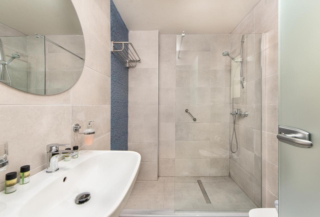 Triple Room Private Pool