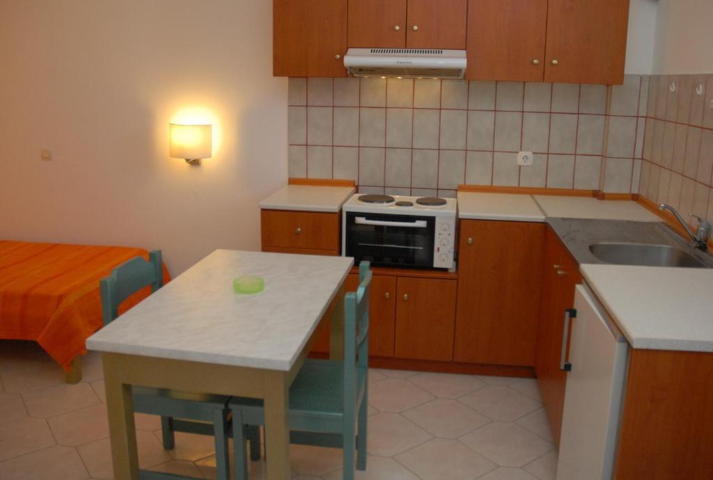 Family Apartment (2 Adults + 1 Child)
