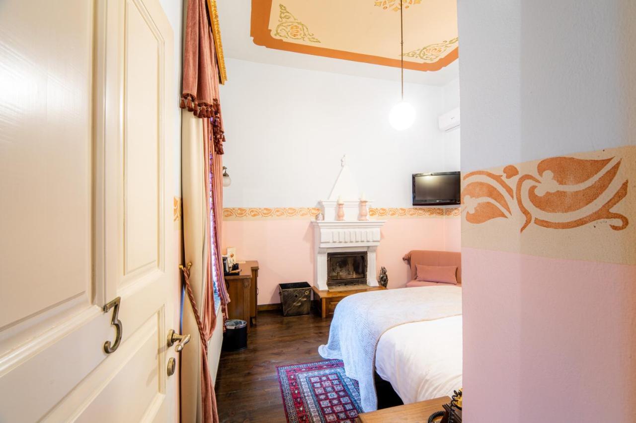 Standard Double Room Fireplace