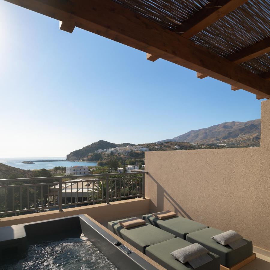 Superior Panoramic Sea view Hot Tub min Age 8 Years Old