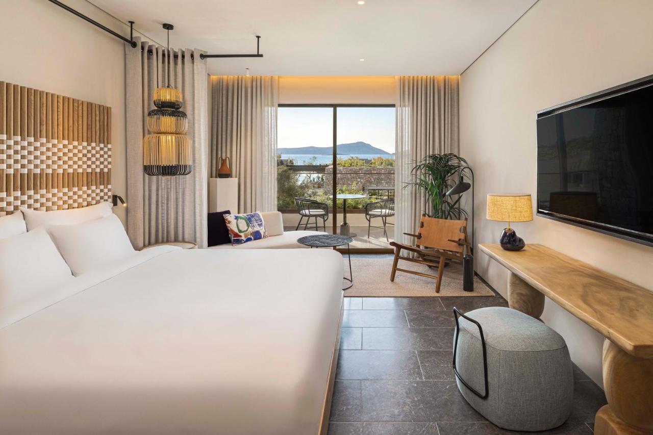 Deluxe Bay Guest room Partial Sea view Balcony