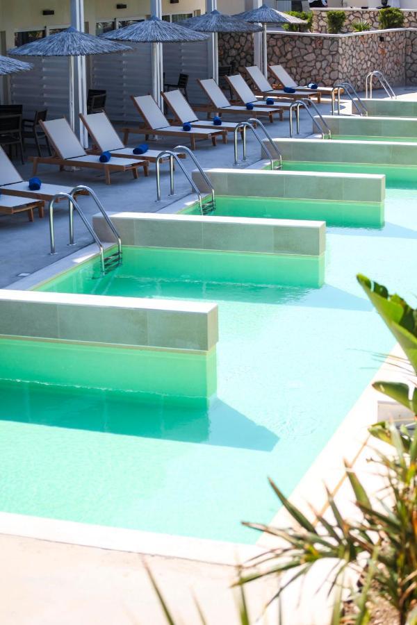 Junior Suite Sharing Pool