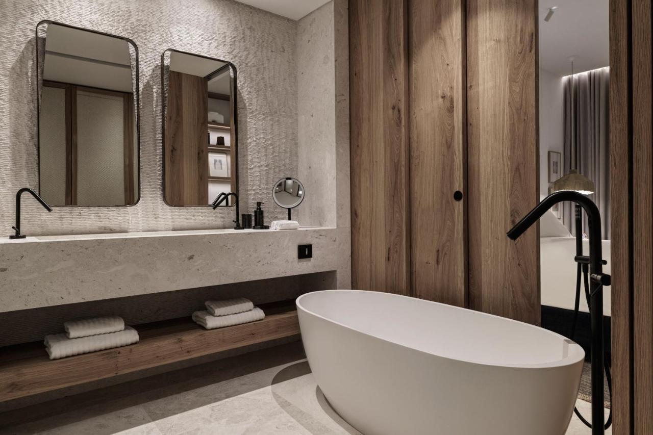 Escape Agora Bayfront Infinity 1 Bedroom Suite 1 King Sea View