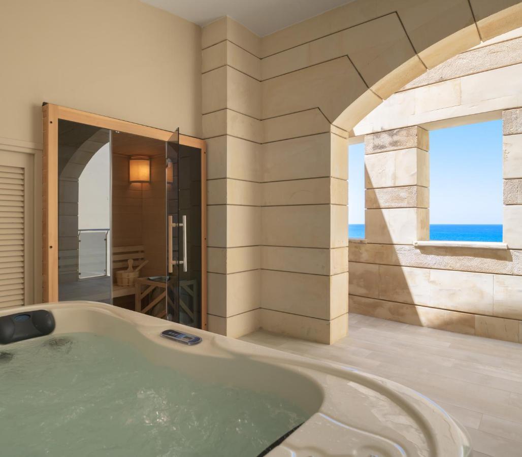 Grand Suite Jacuzzi Sauna