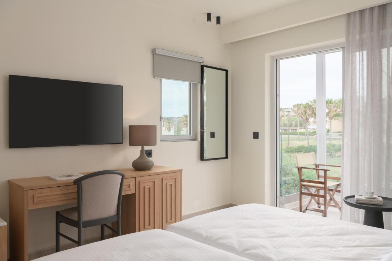 Double or Twin Room Side Sea View