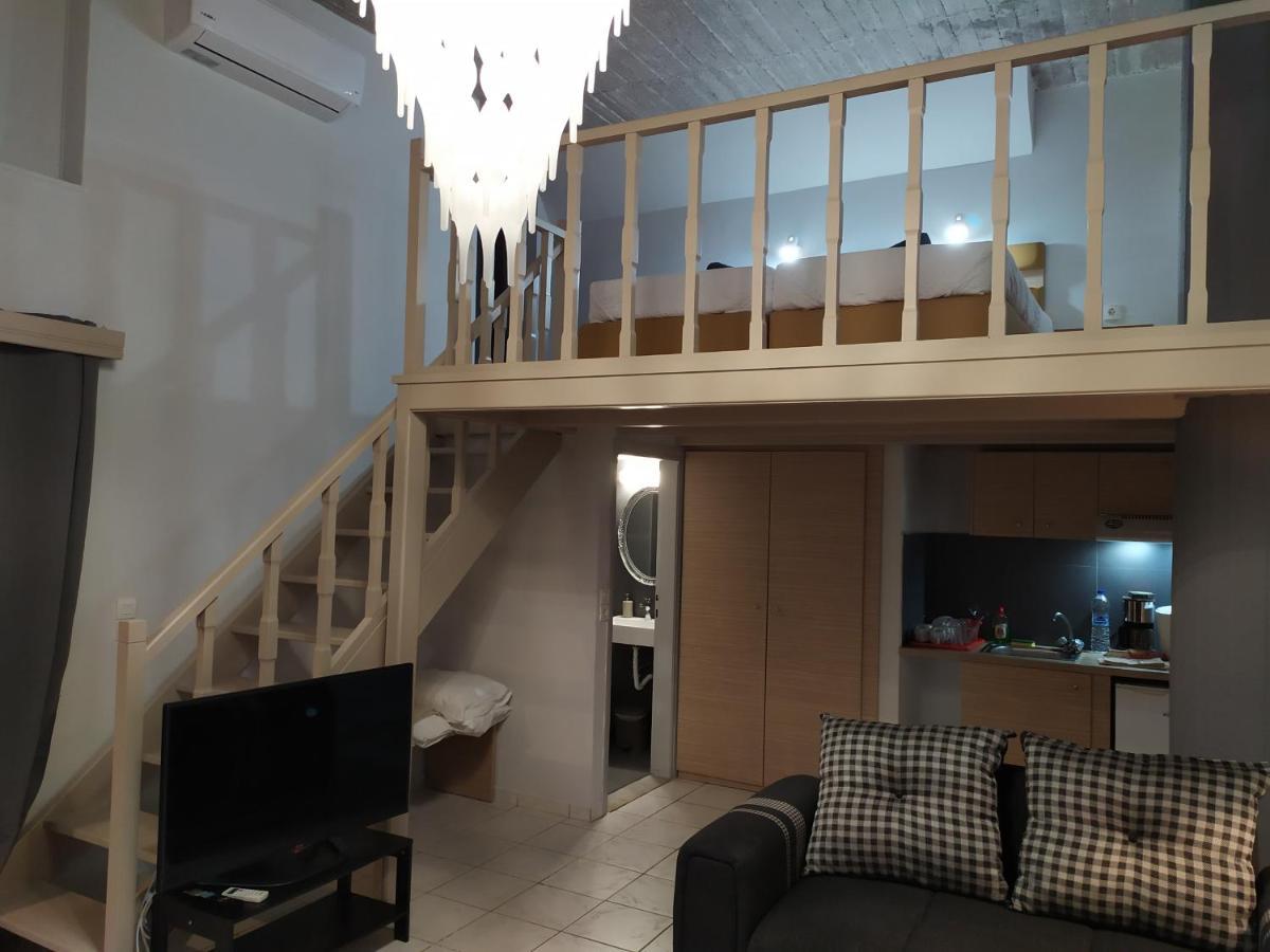 One Bedroom Apartment Pool View Split Level