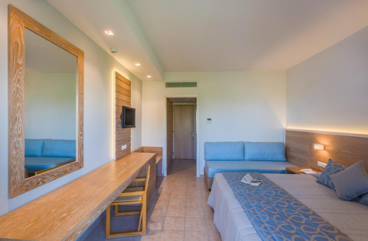 Standard Twin Room Main Building