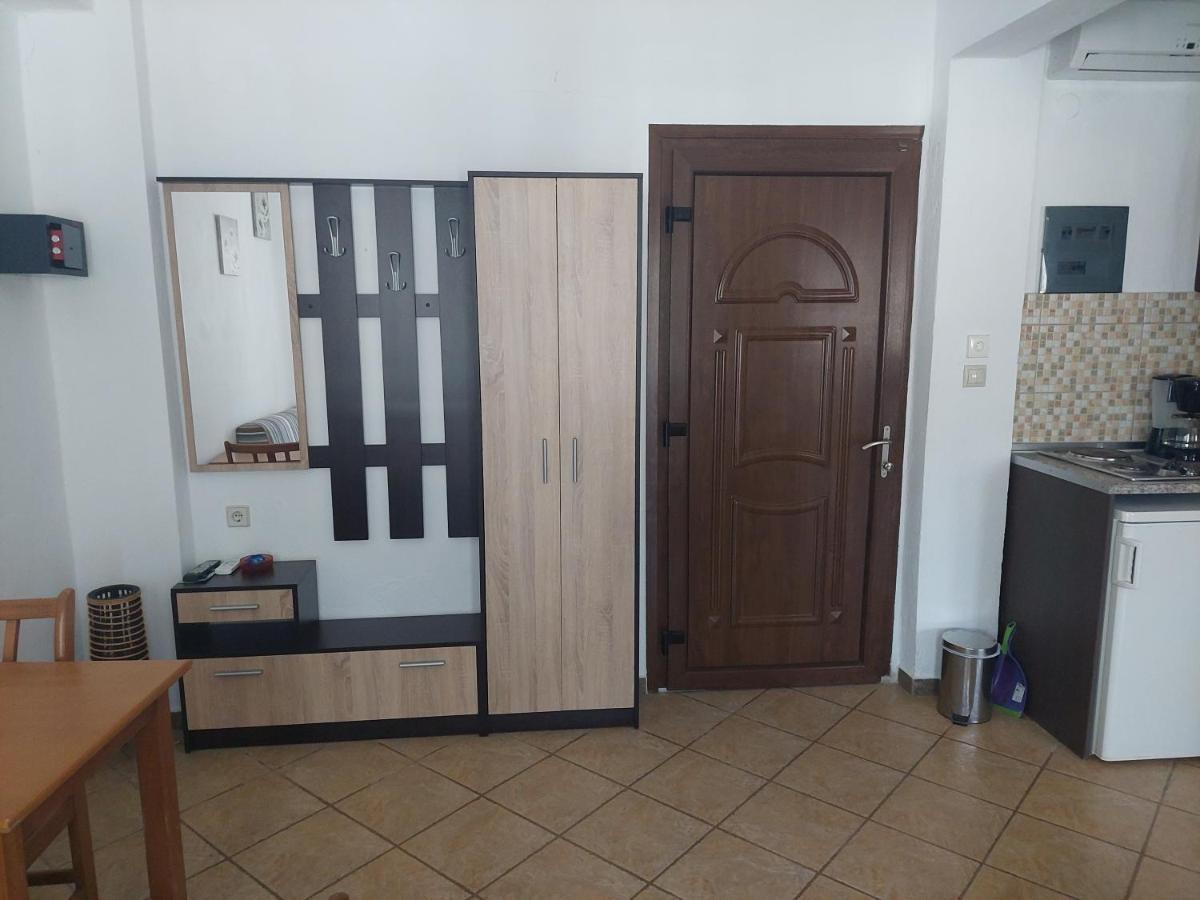 One-Bedroom Apartment 2