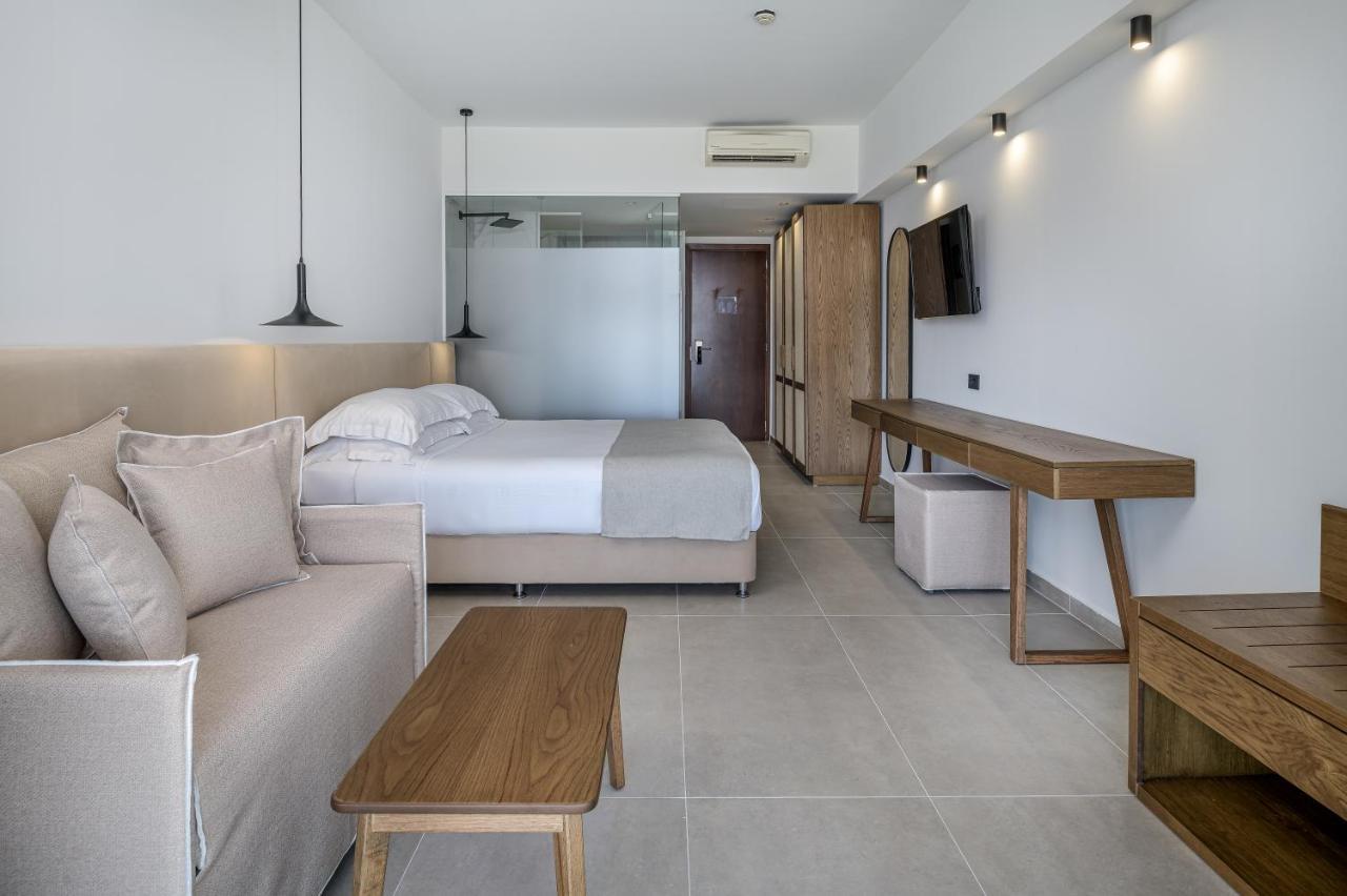 Double or Twin Room Garden View