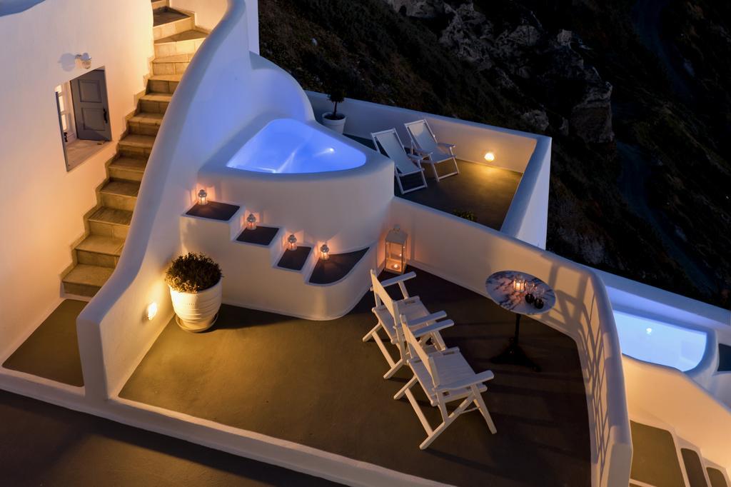 Cave One-Bedroom Apartment With Outdoor Hot Tub