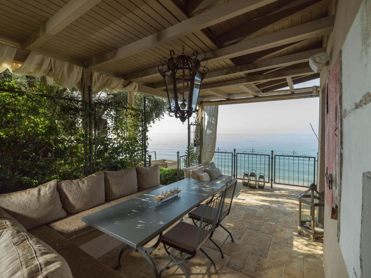 Executive Suite Sea View Split Level