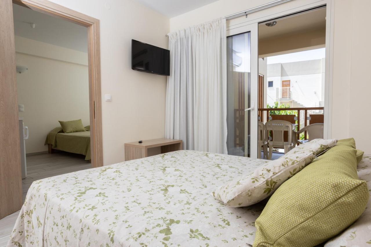 One-Bedroom Apartment Side Sea View