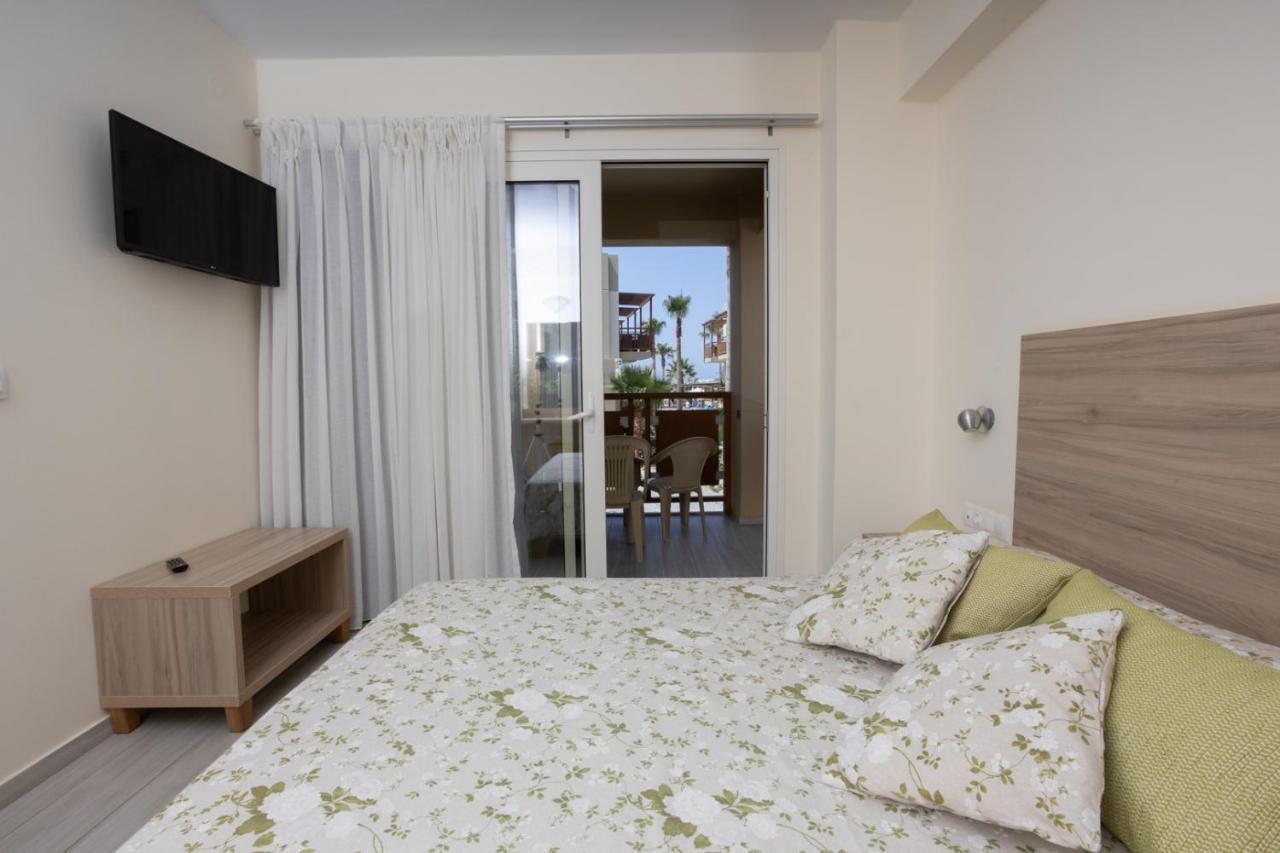 One-Bedroom Apartment Side Sea View