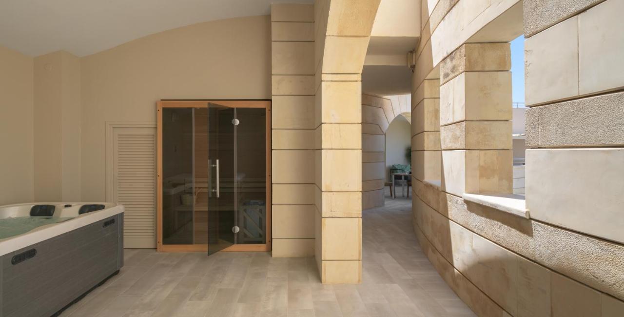 Grand Suite Jacuzzi Sauna