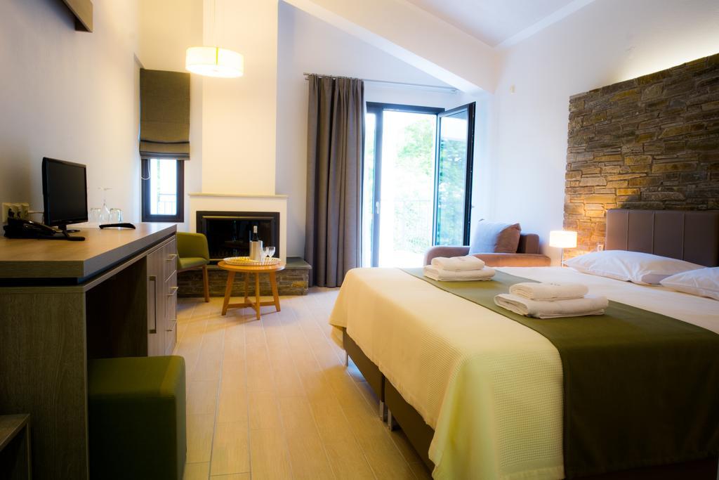 Triple Room Balcony Mountain View