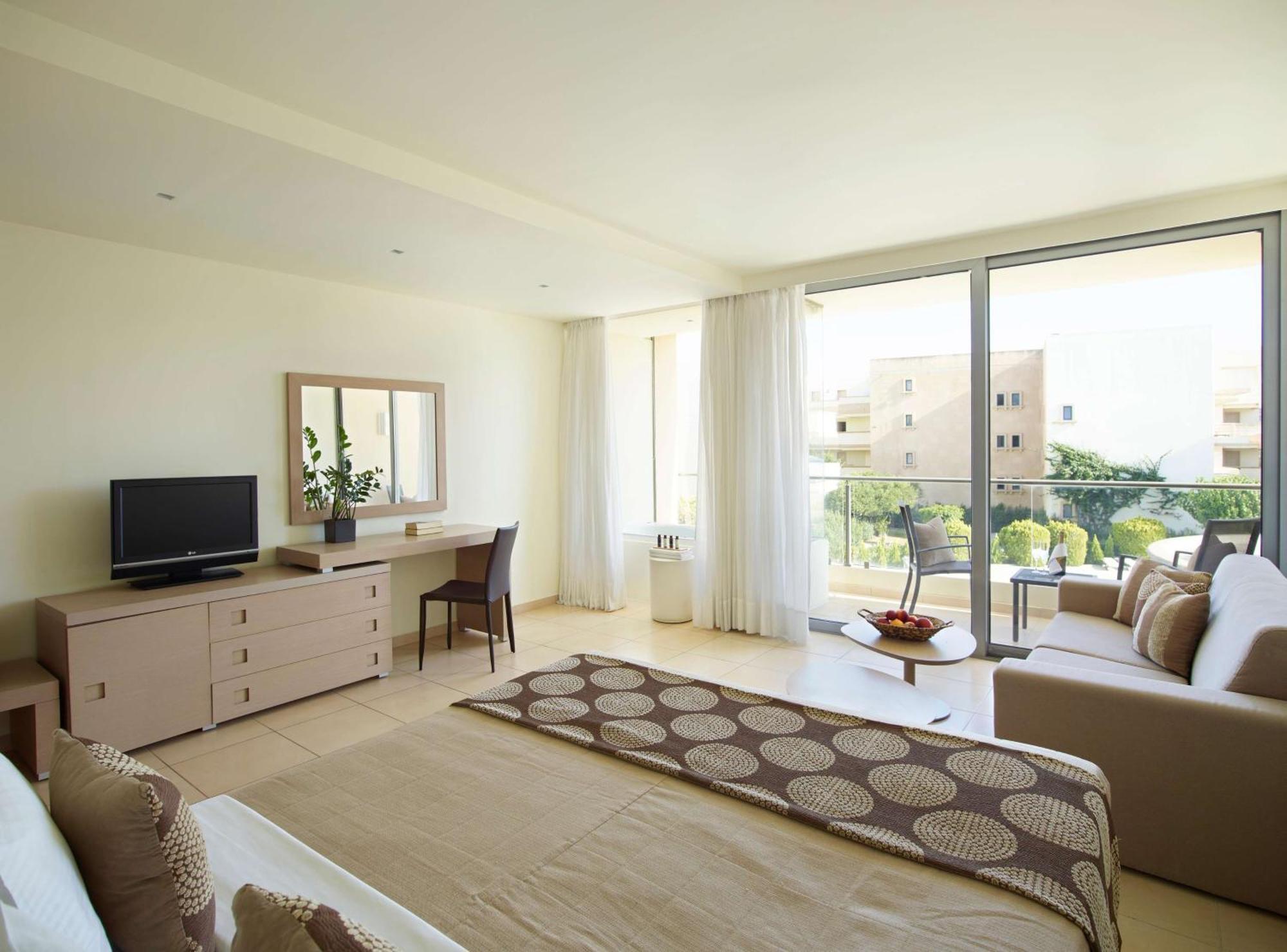 Deluxe Room Spa Bath Garden View
