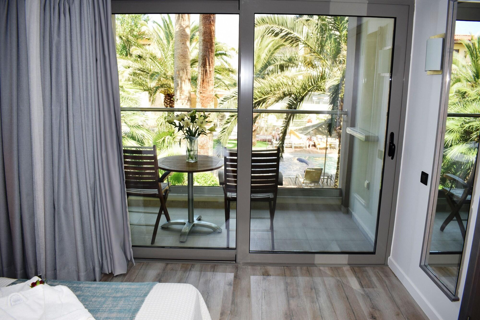 Double Room Pool View