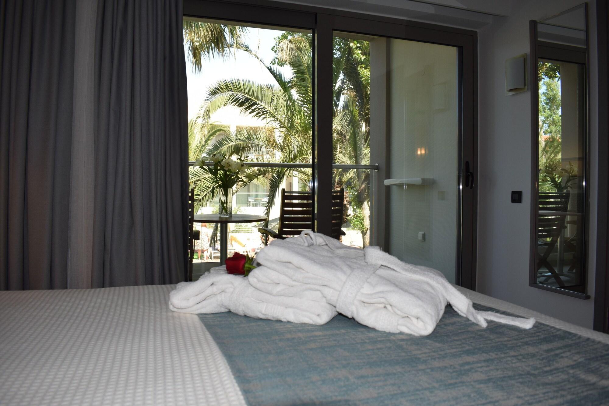 Double Room Pool View