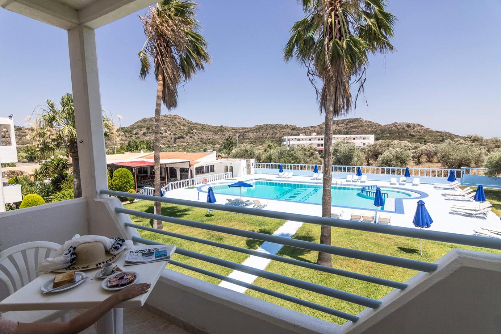Triple Room Pool View