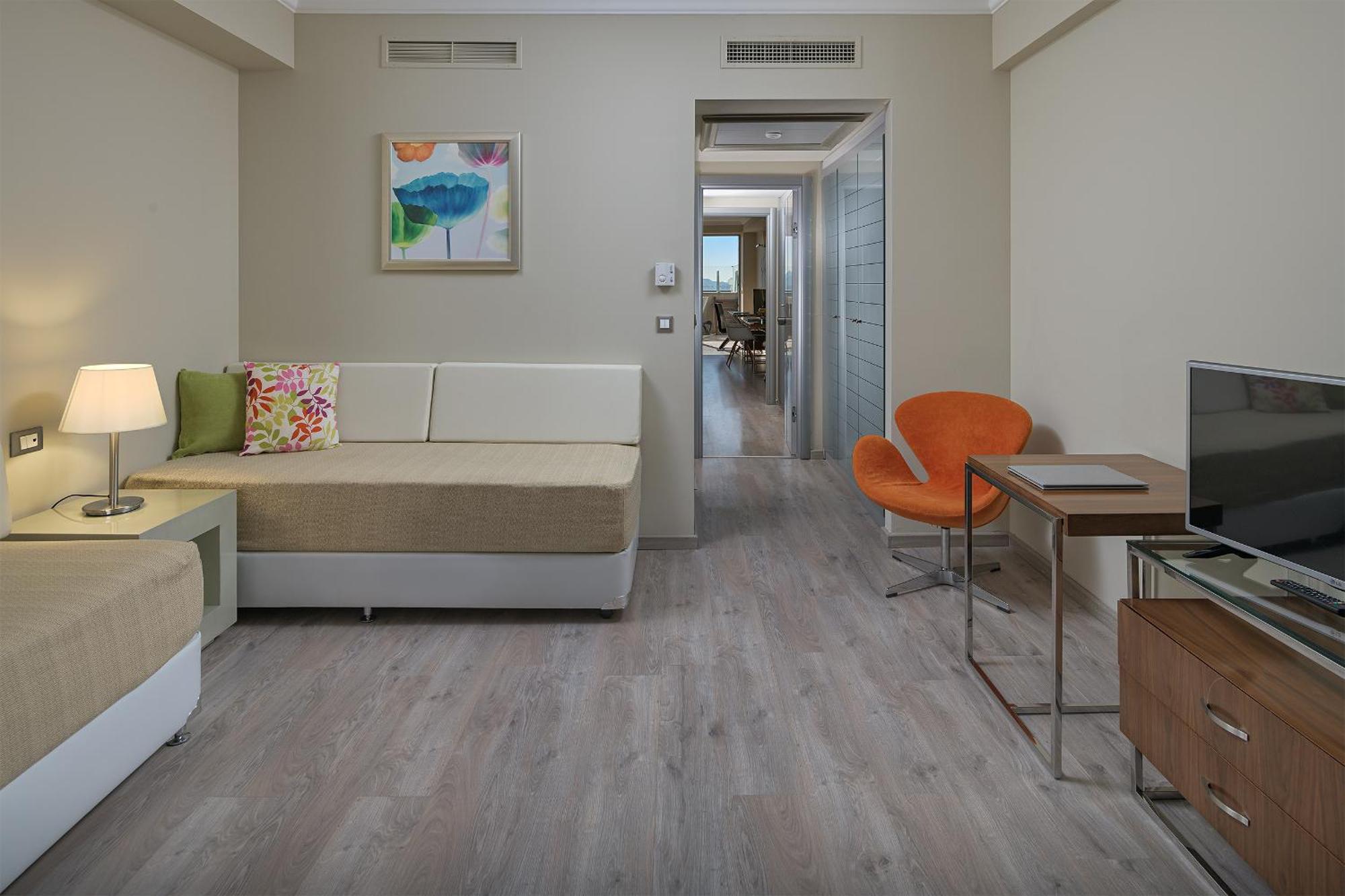 Executive Family Suite Personal Pool 2