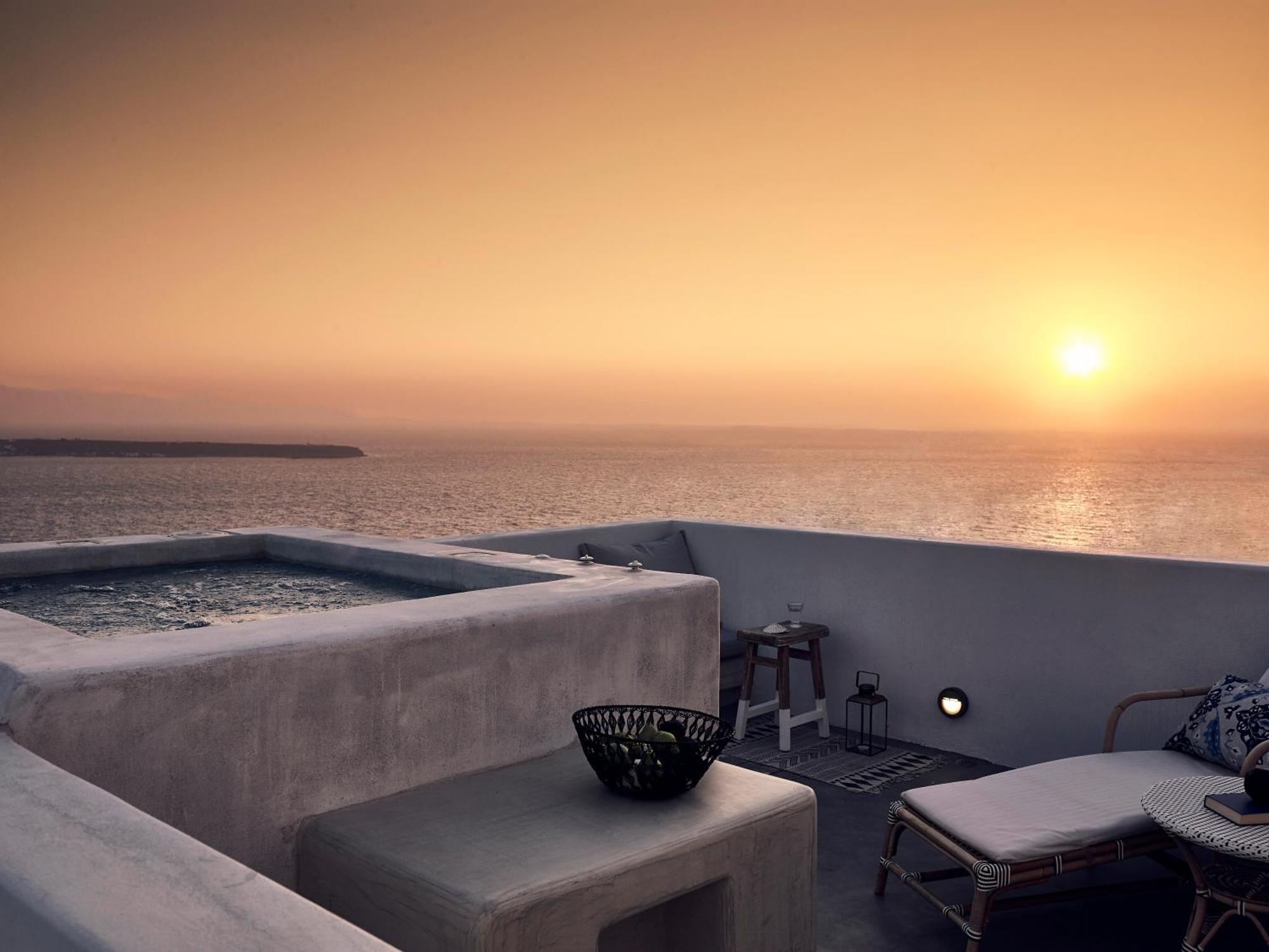 Sunset & Sea View Suite Jacuzzi