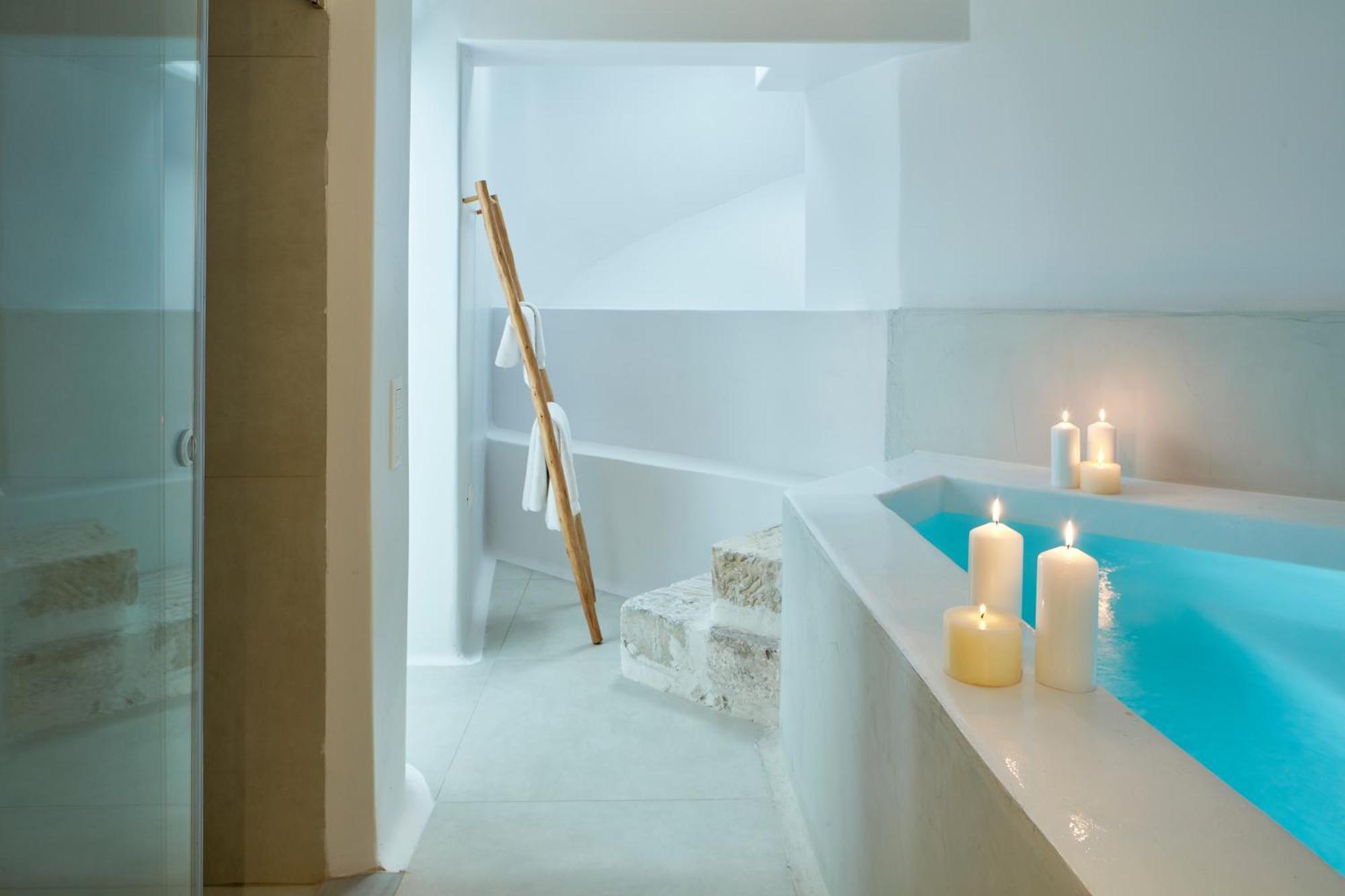 Grand Honeymoon Suite indoor jetted tub