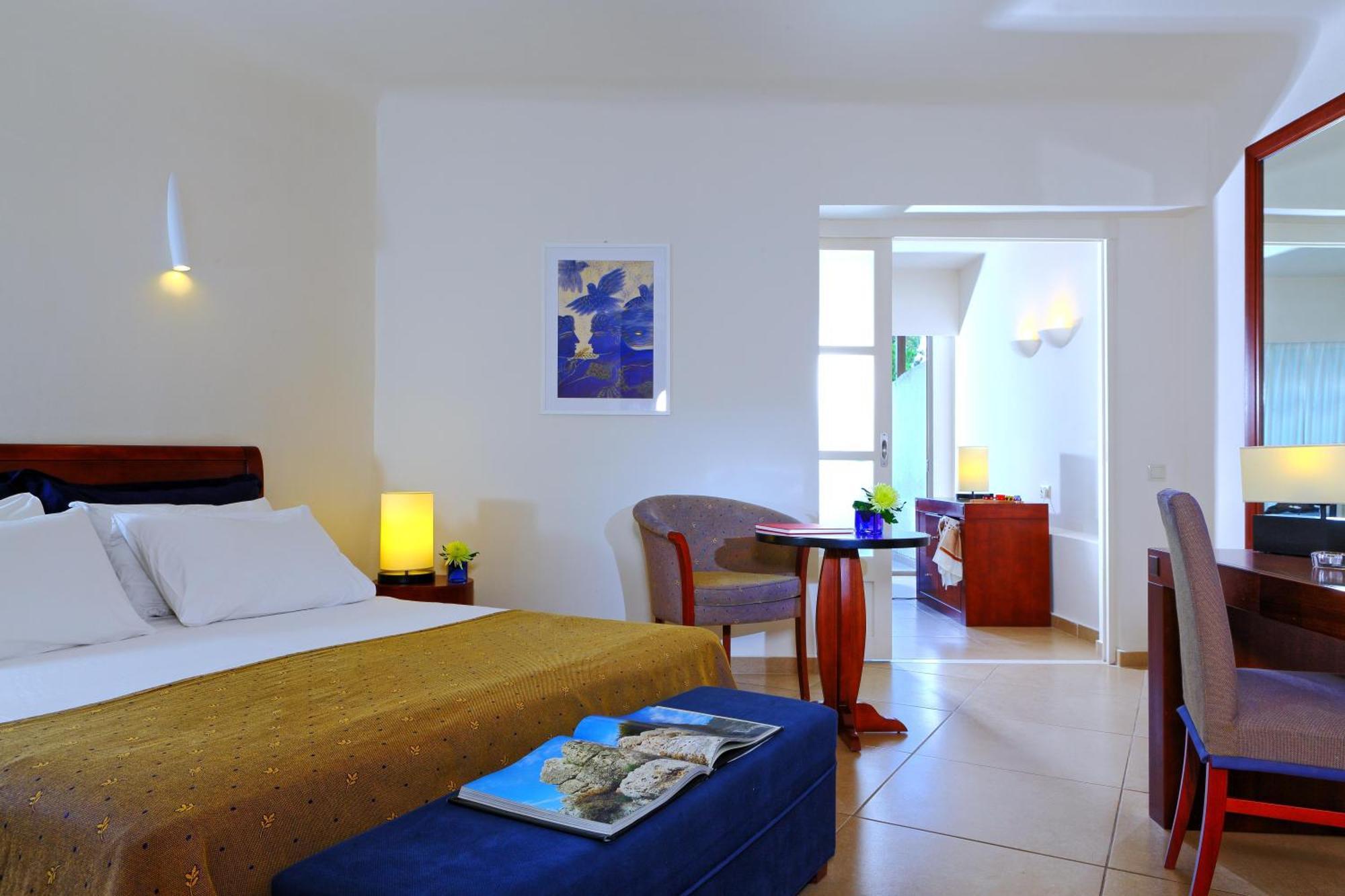 Junior Suite Side Sea View