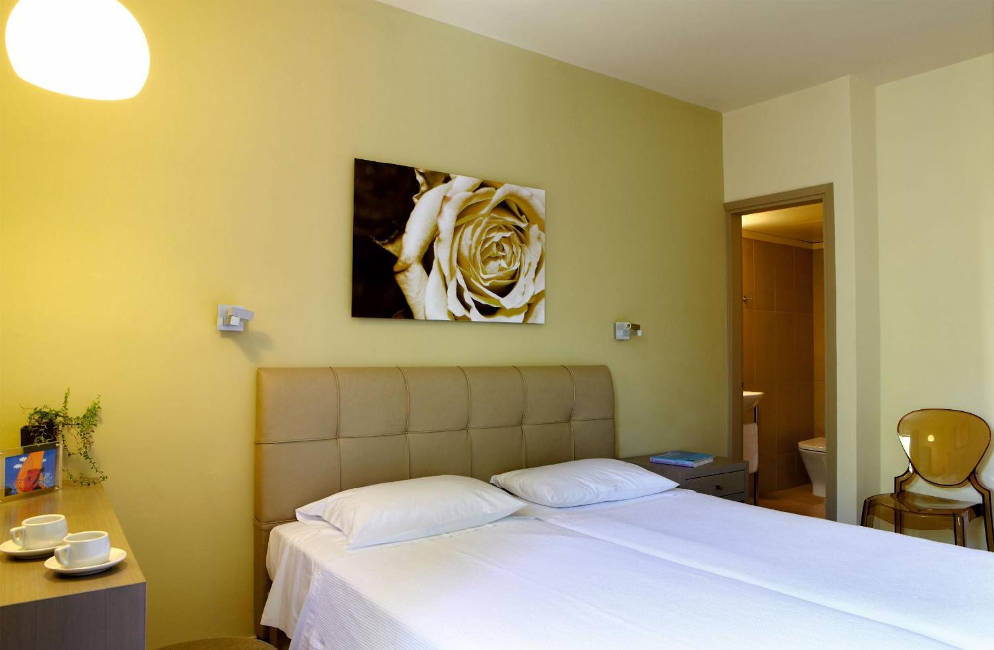 Compact Room