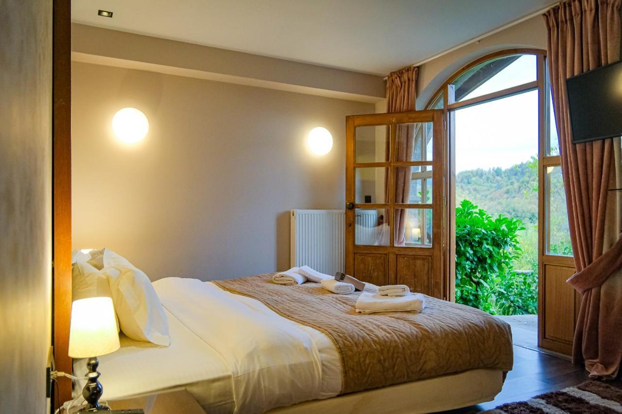 King Suite Spa Bath