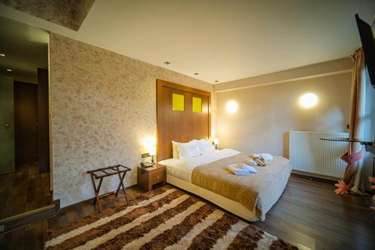 King Suite Spa Bath