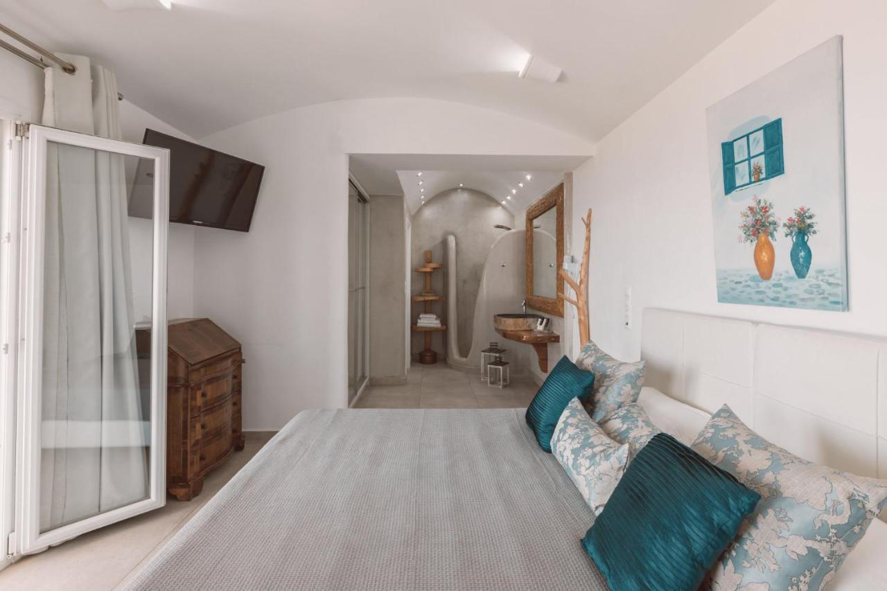Superior Suite with Outdoor Hot Tub and Panoramic Sea View