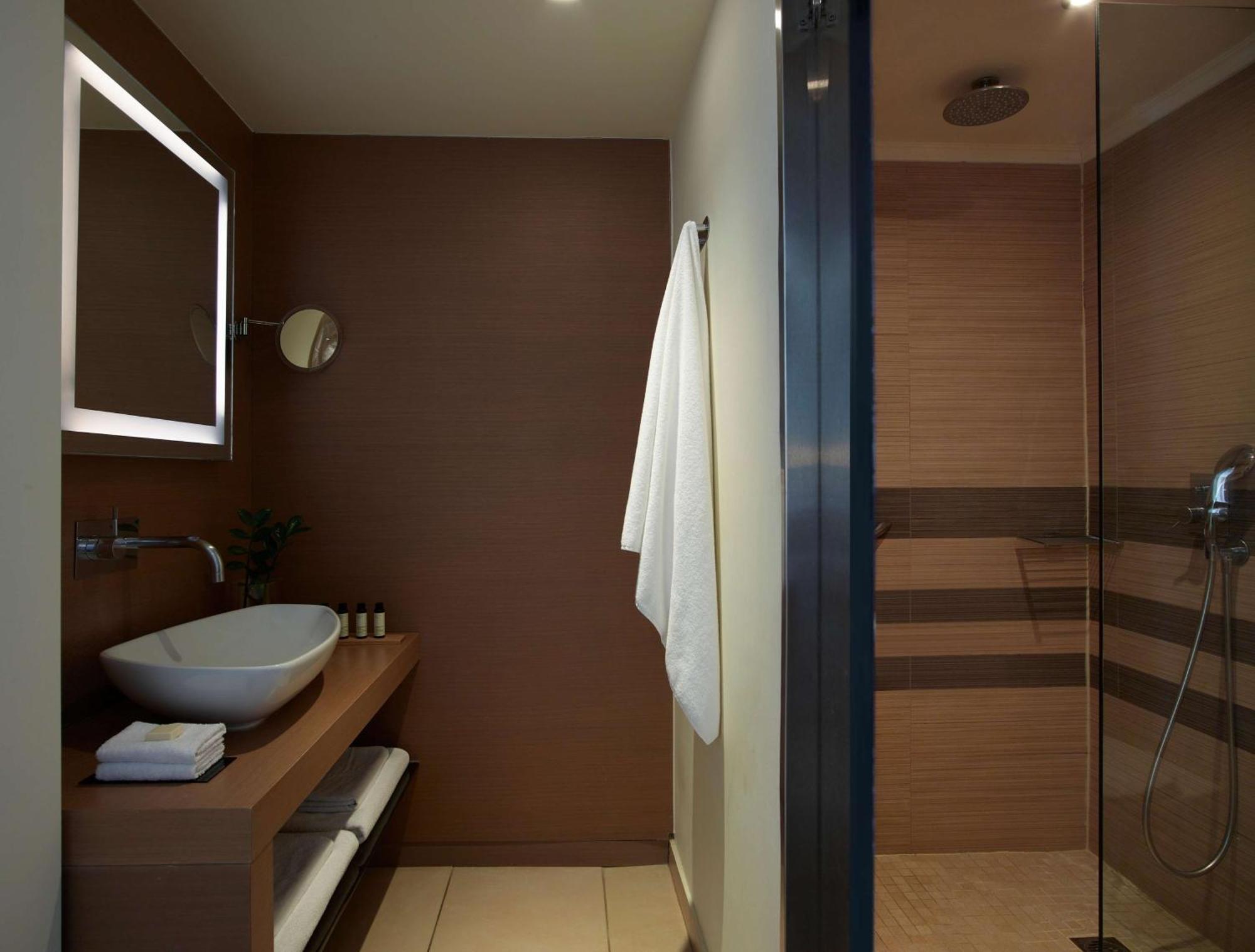 Deluxe Room Spa Bath Garden View