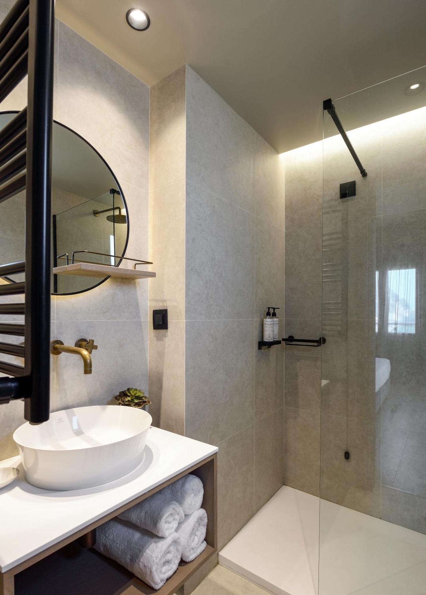 Double Room Window Square-Liston View
