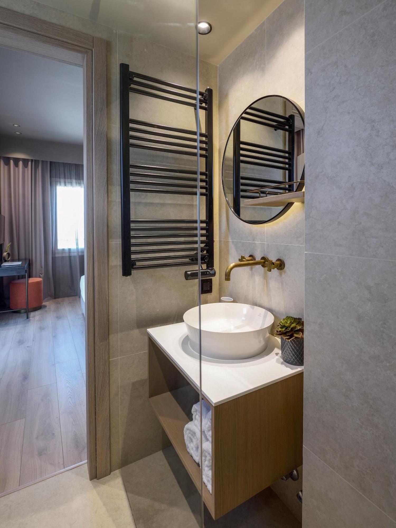 Double Room Window Square-Liston View
