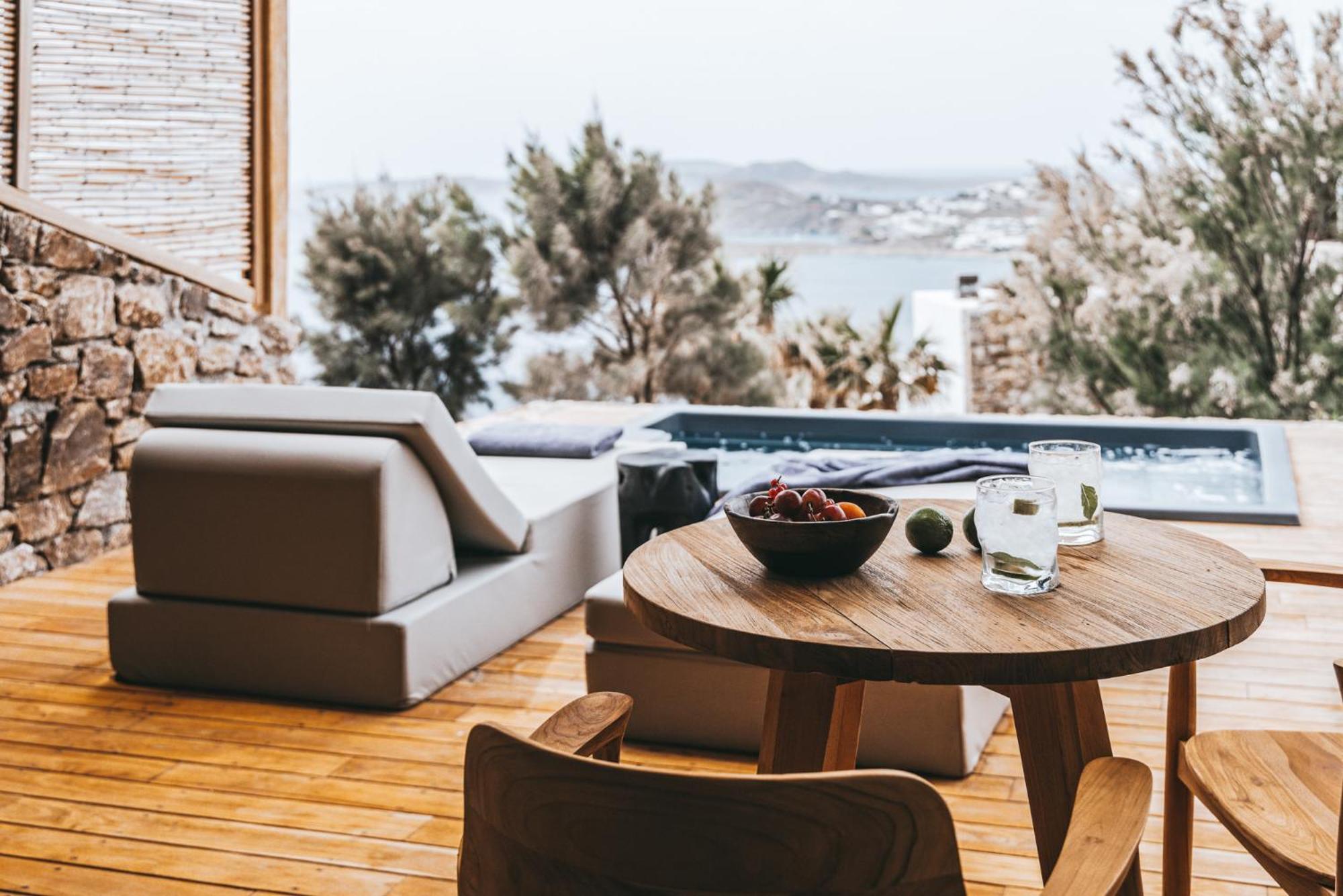 Silver Suite Private Jacuzzi & Sea View