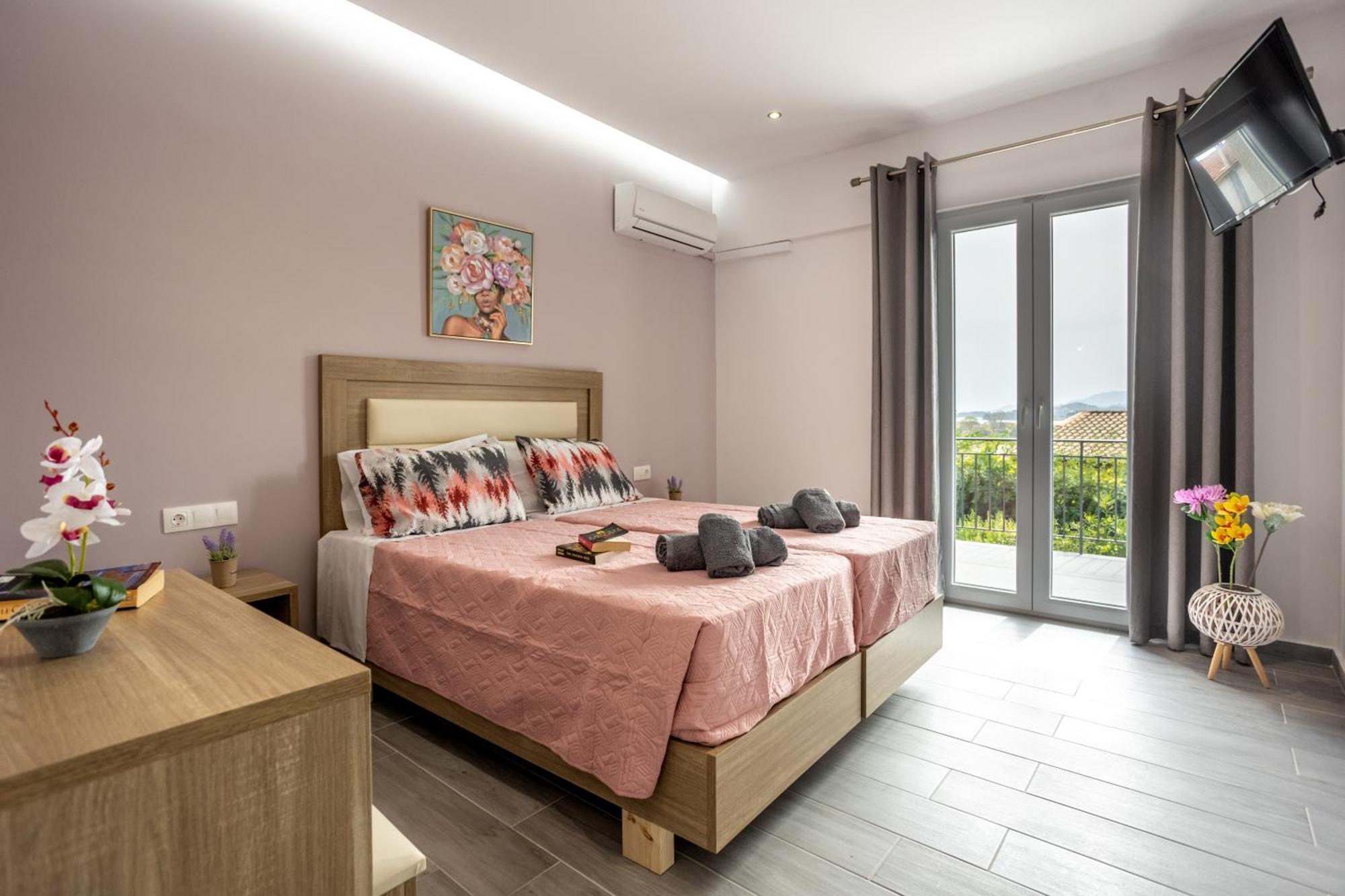 Deluxe Two-Bedroom Apartment Garden View