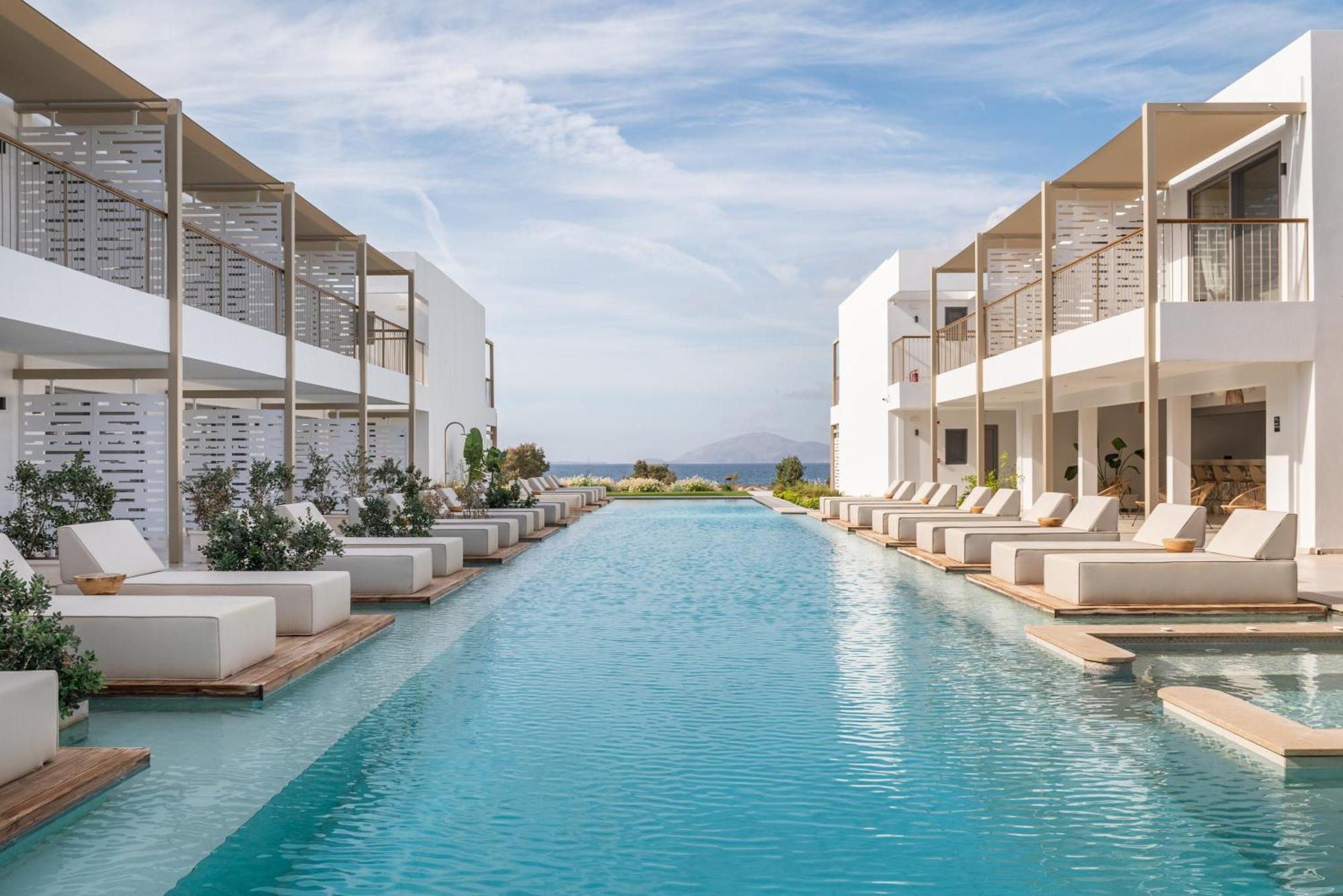 Double Premium Swim Up Laguna