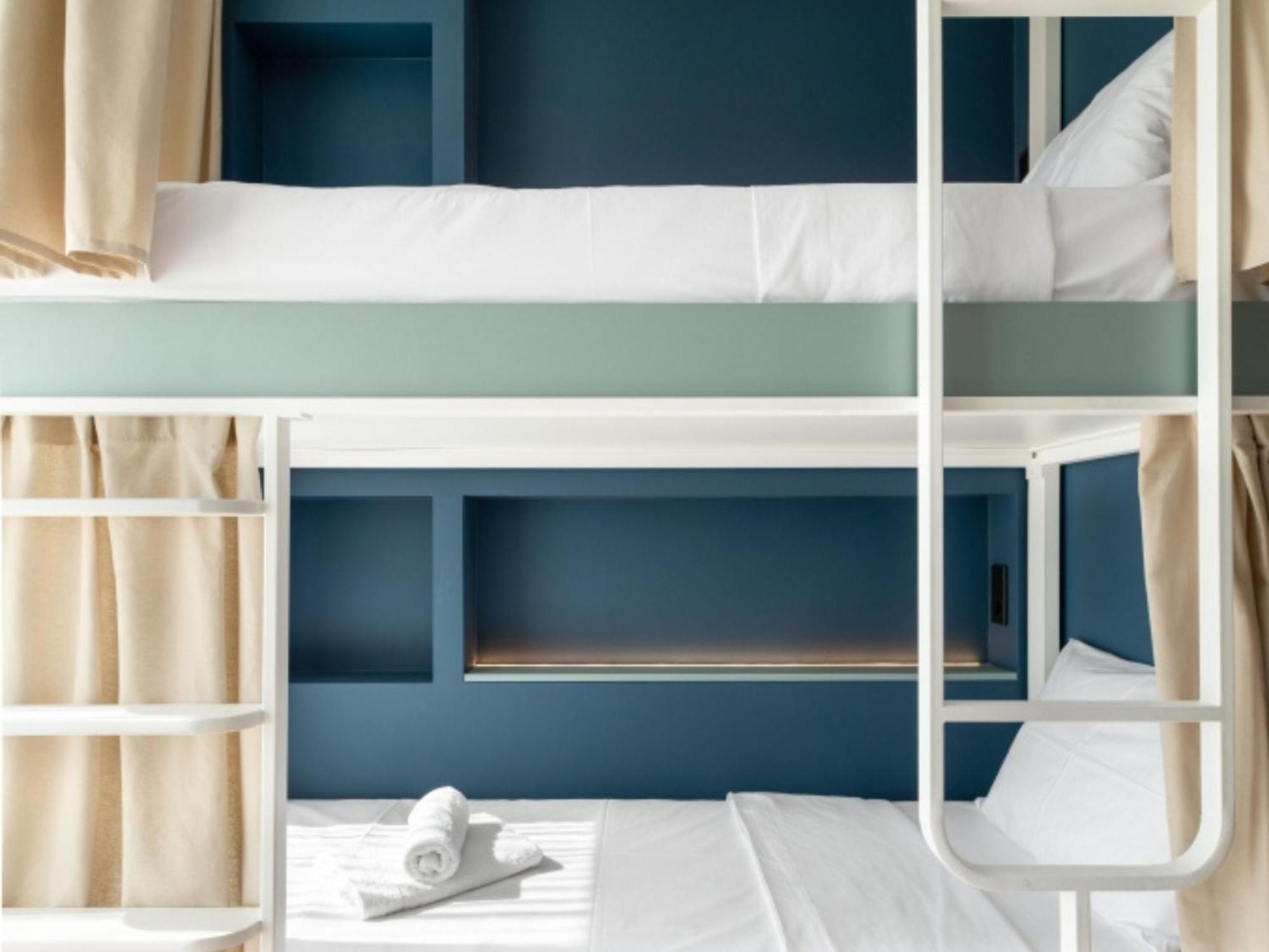 Bed 6-bed Mixed Dorm City View