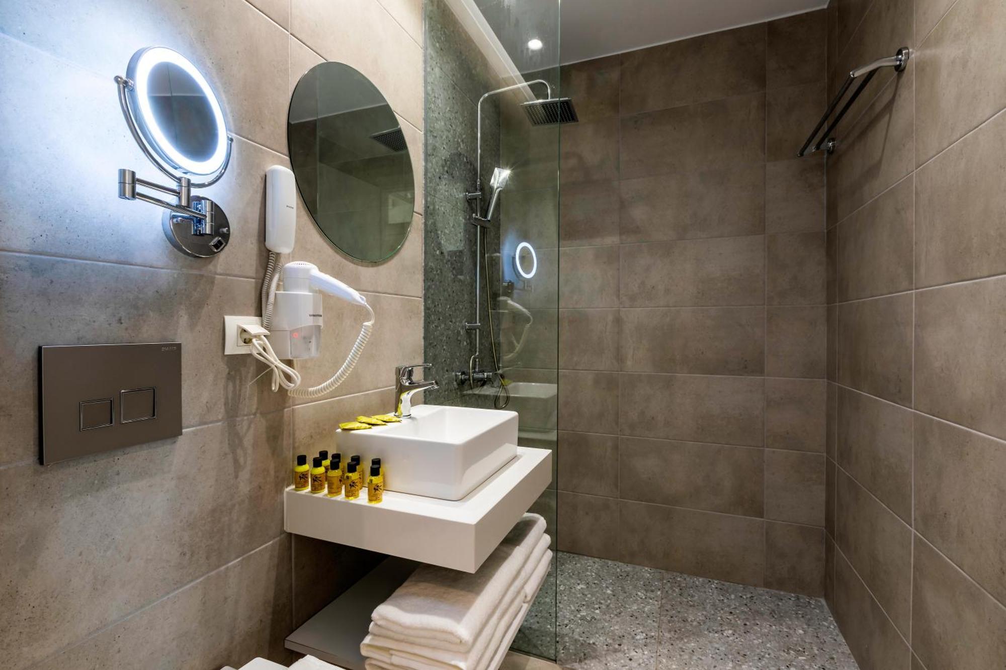 Double or Twin Room Balcony